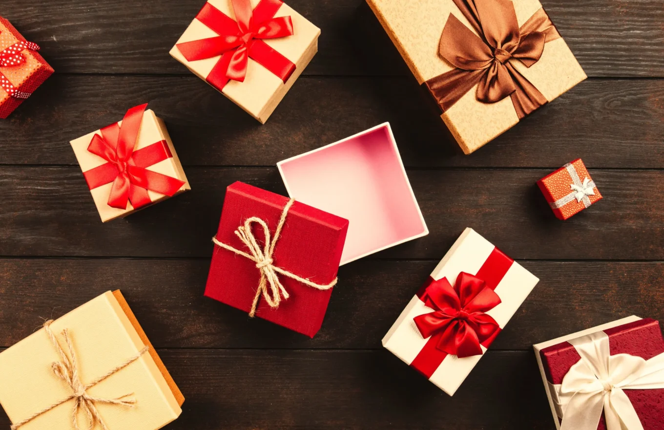 Embalagem para cesta de natal organizadas para presente